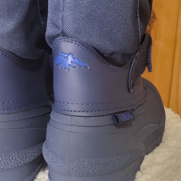 Tundra Quebec women's size 6, waterproof, made for Canadian winters, blue - Picture 7 of 10